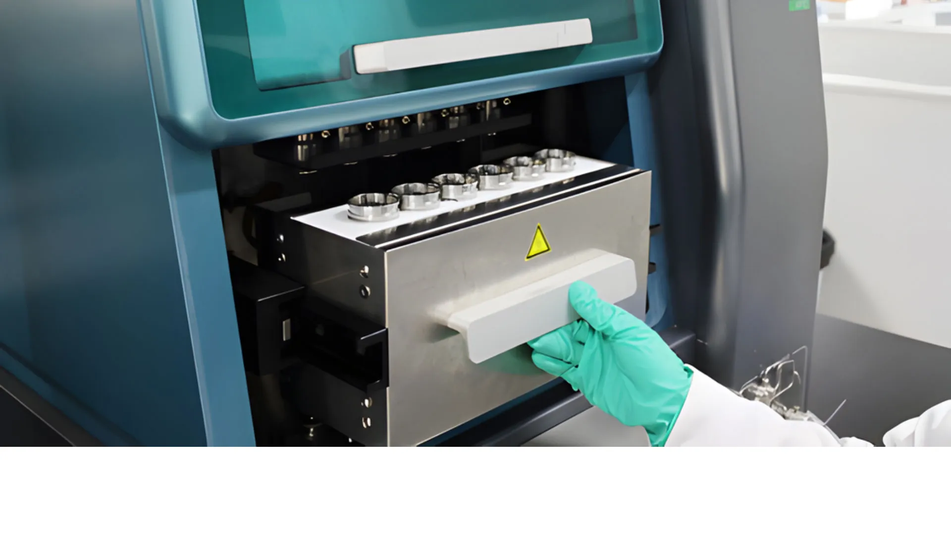 High-throughput Pressurized Fluid Extractor – ToronHPFE™ Series (Automated)