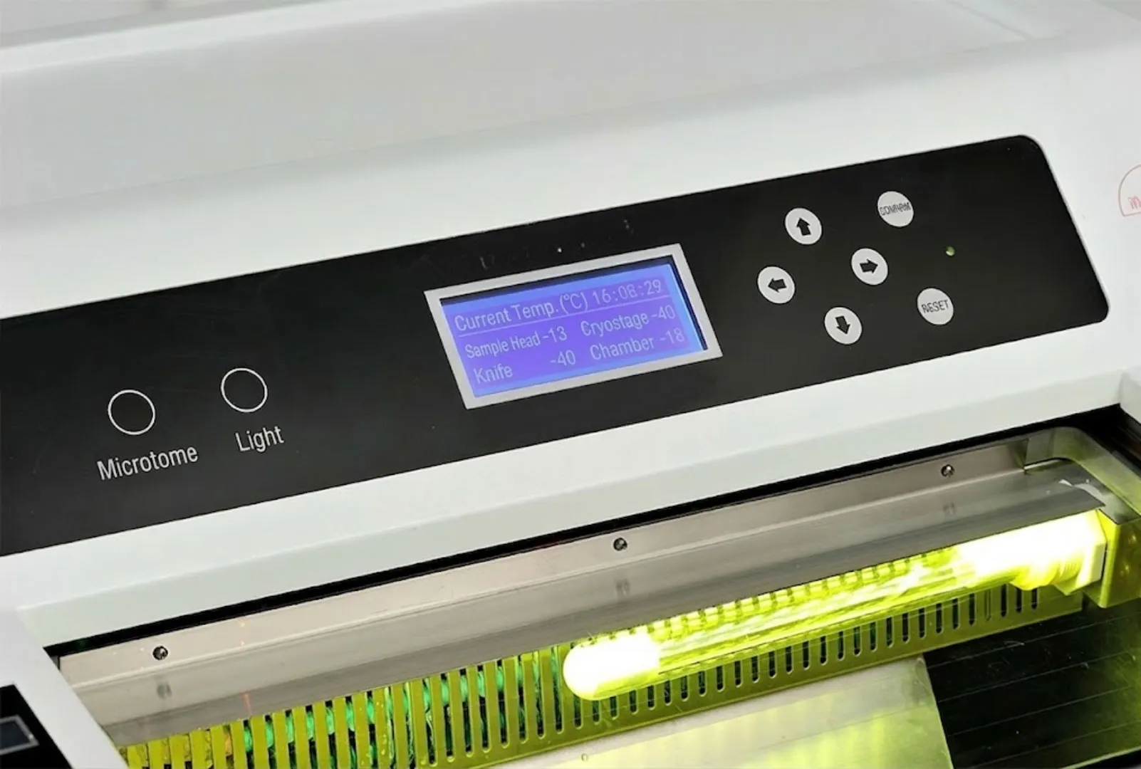 Fully Automatic Cryostat - ToronCryo™ 400