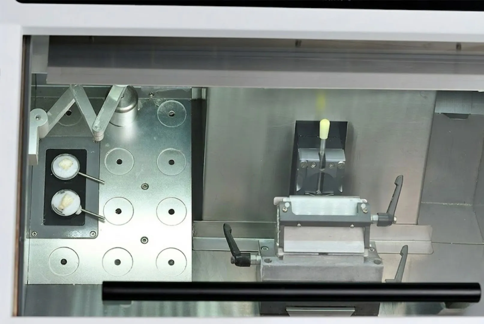 Fully Automatic Cryostat - ToronCryo™ 400