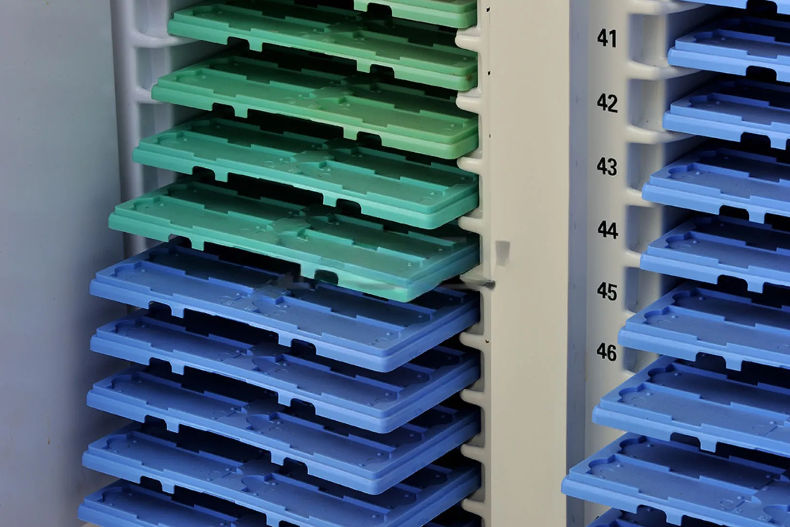 Two Rows Slide Tray Cabinet -
ToronSTC™ 1000