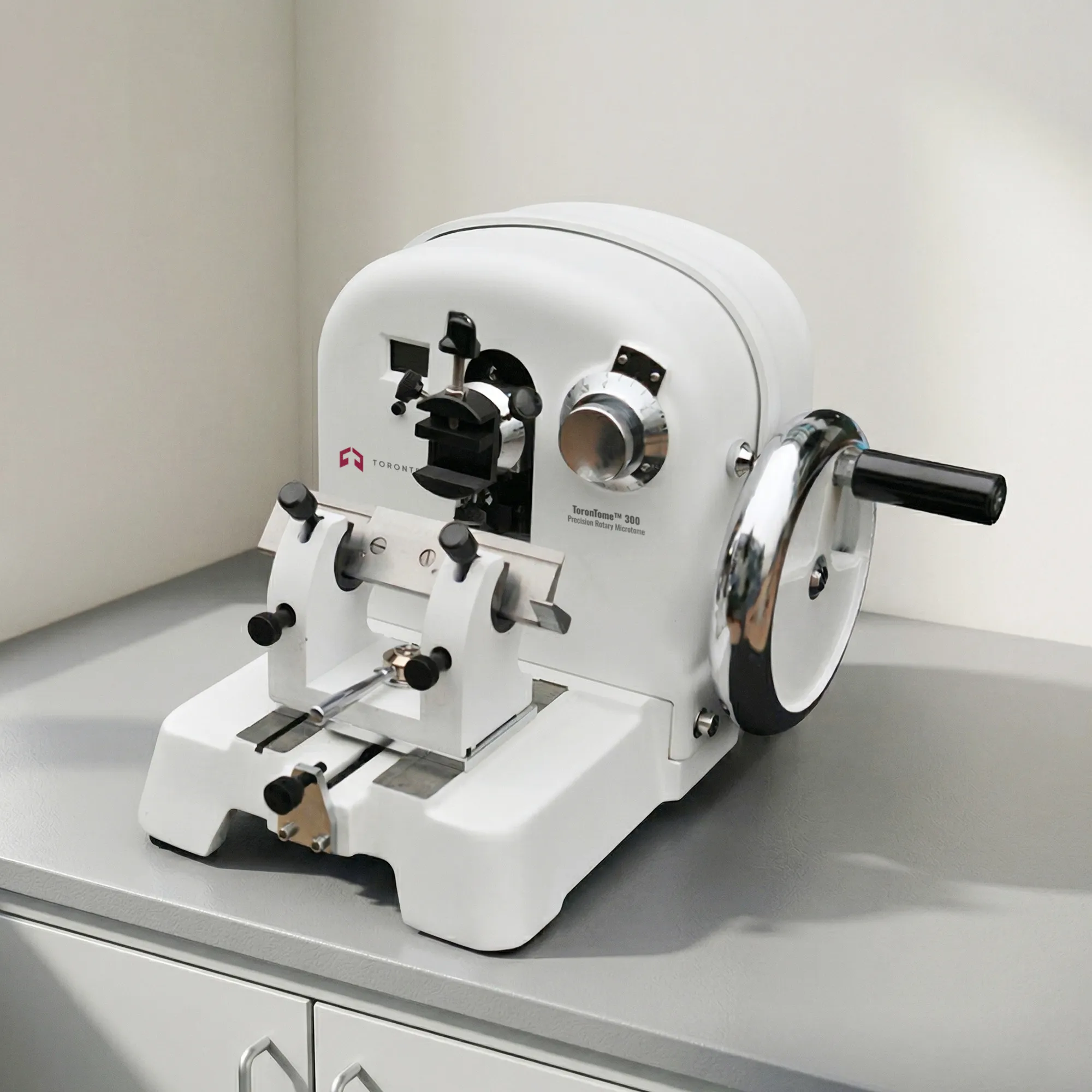 Precision Rotary Microtome