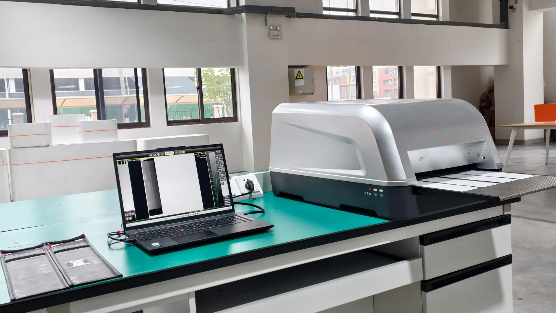 High-Capacity Computed Radiography System