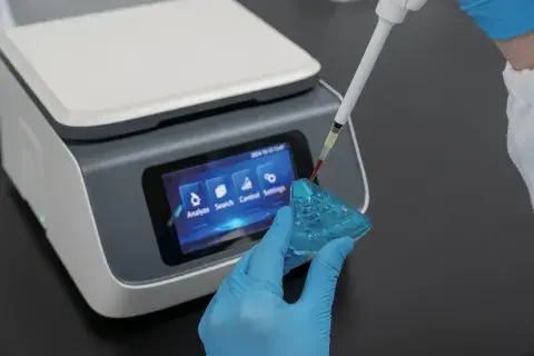 Microfluidic Immunoassay Analyzer - ToronMIA